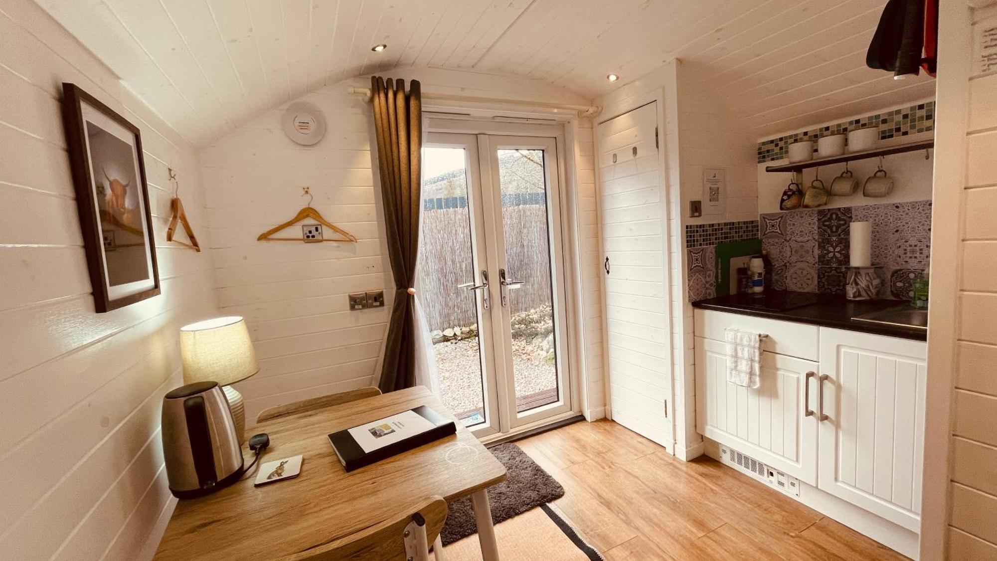 Hideaway Pod Near Loch Ness For A Tranquil Retreat Daire Lewiston Dış mekan fotoğraf